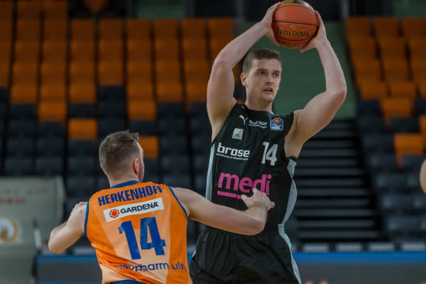 赞助合同终 赞助合同终